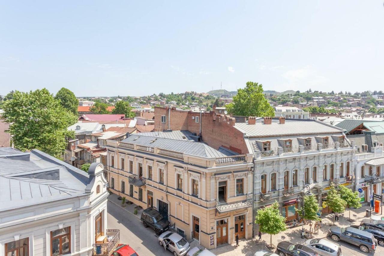 Wehost Apartment On A Colorful Street Tbilisi Exteriör bild