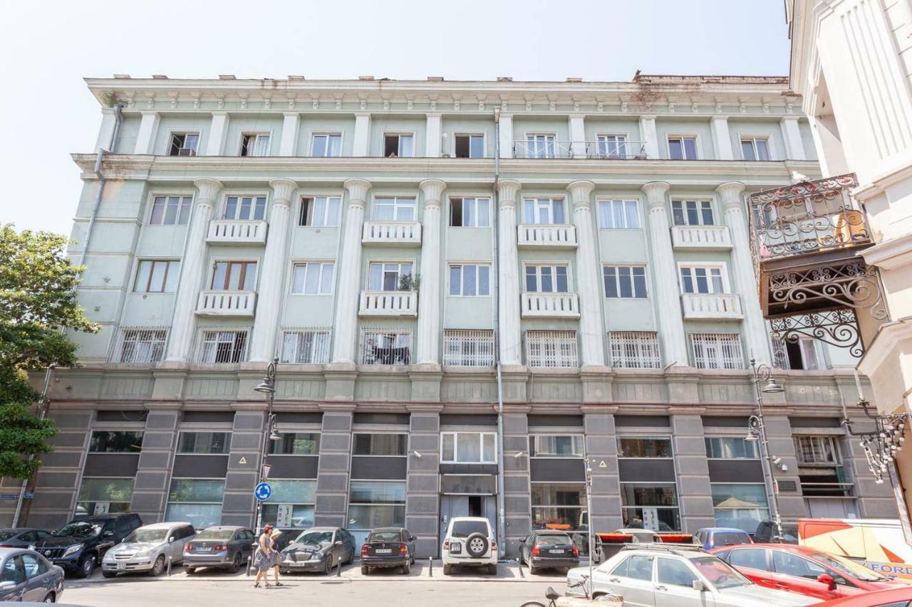 Wehost Apartment On A Colorful Street Tbilisi Exteriör bild