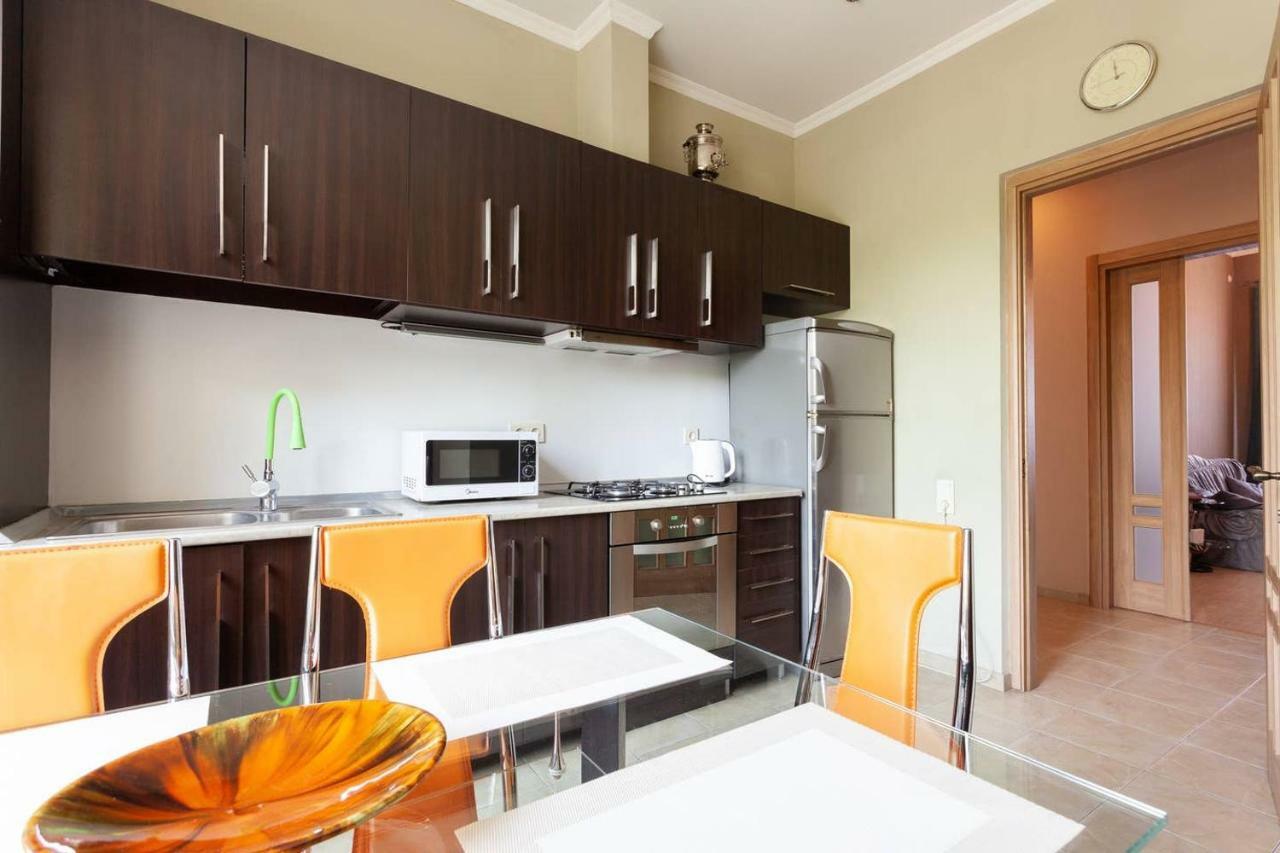 Wehost Apartment On A Colorful Street Tbilisi Exteriör bild